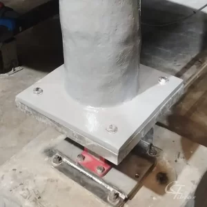 Conserto no pé de apoio do tanque