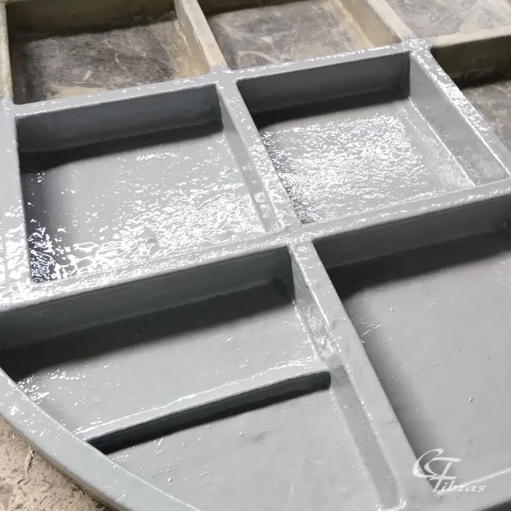 Base de aço carbono revestida em fibra de vidro com acabamento