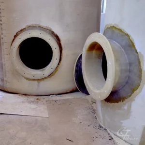 Instalação de boca de visita de tanques