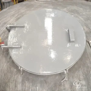 Conserto em fibra de vidro e pintura em tampa de tanque